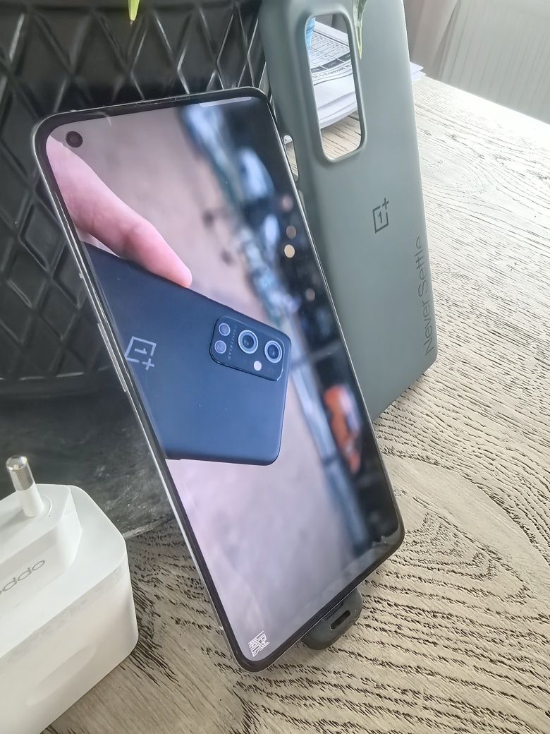 Oneplus 9 pro in stare bună