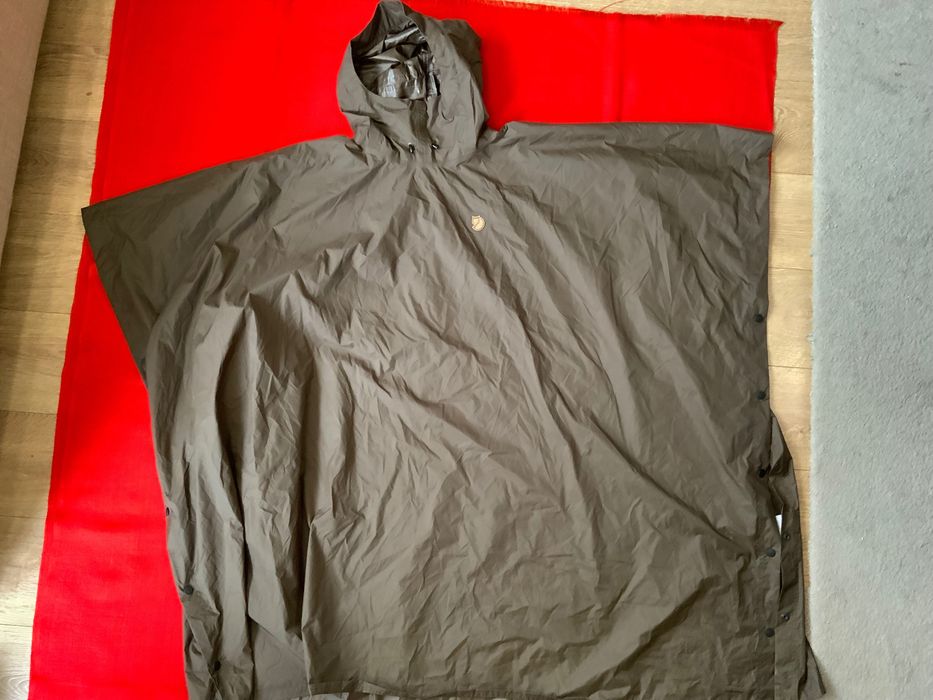 Fjall Rawen-оригинален ловен дъждобран тип пончо