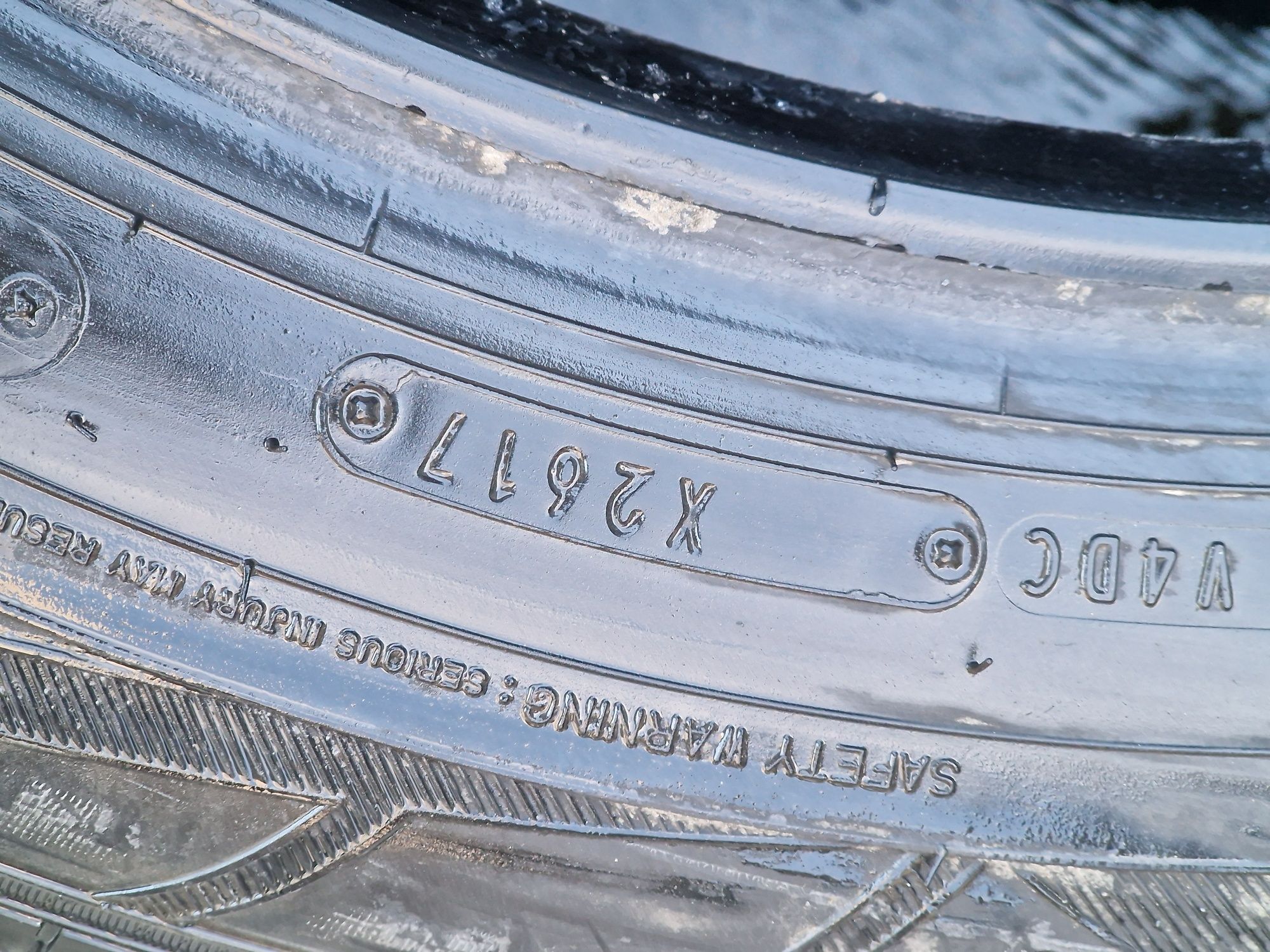 235 60  18 falken
