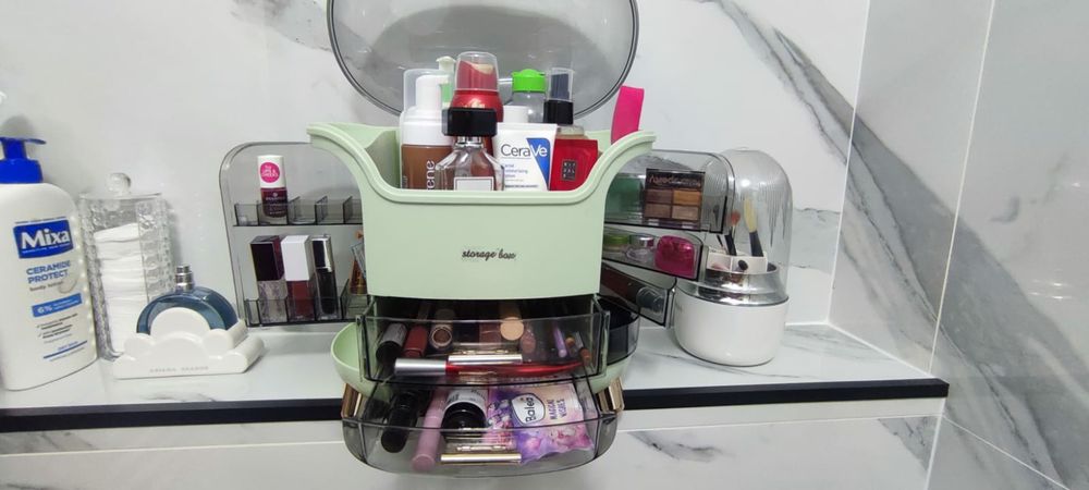 Organizator make-up / cutie depozitare baie
