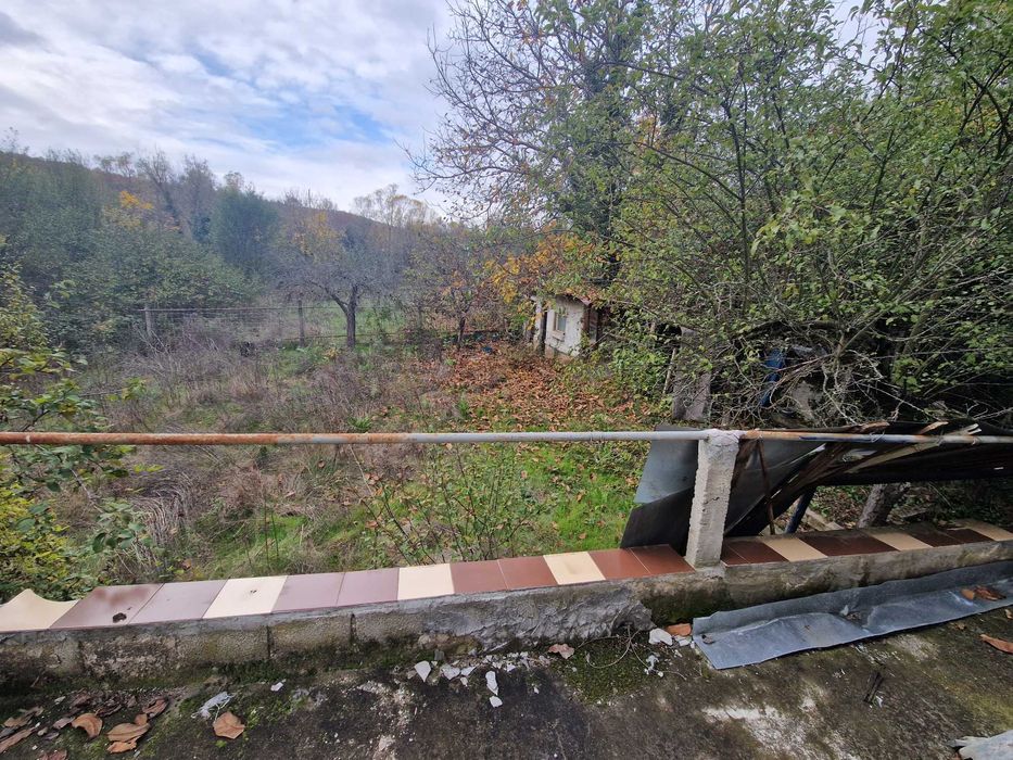 Двуетажна къща в с. Чехларе