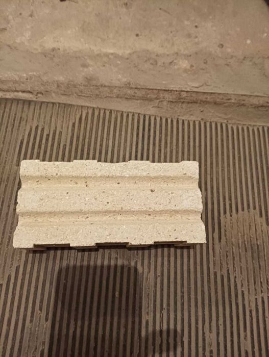 ПРОДАВАМ: Огнеупорни тухли