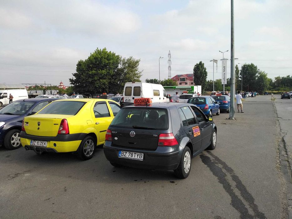 Școală de șoferi Buzău instructor auto