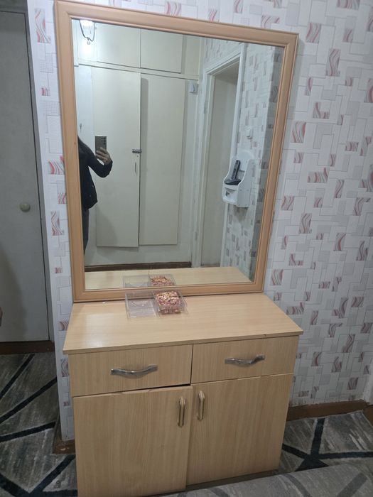 Продается трюмо за 500000 сум