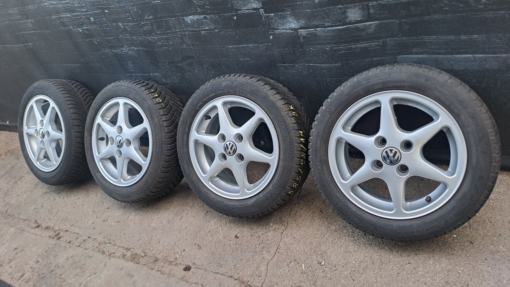 14" 4Х100мм VW, 4X100 Фолксваген джанти с гуми подарък!