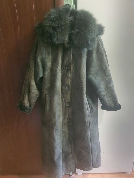 Продается дубленка б/у темно-зеленого цвета
