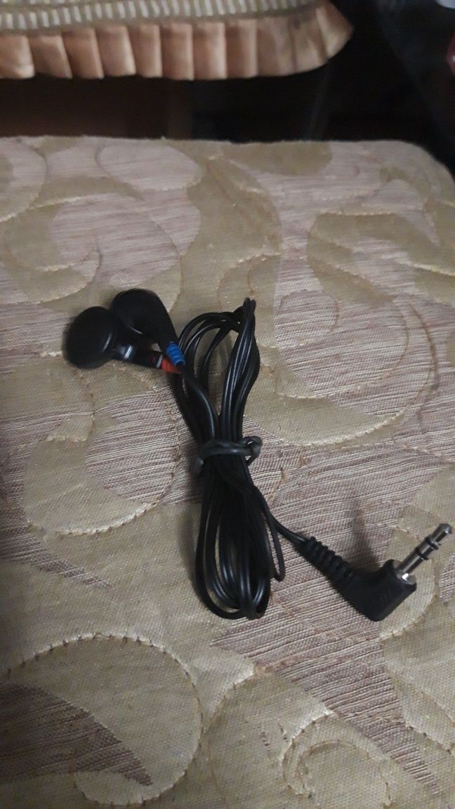 Наушники на смартфон итд.