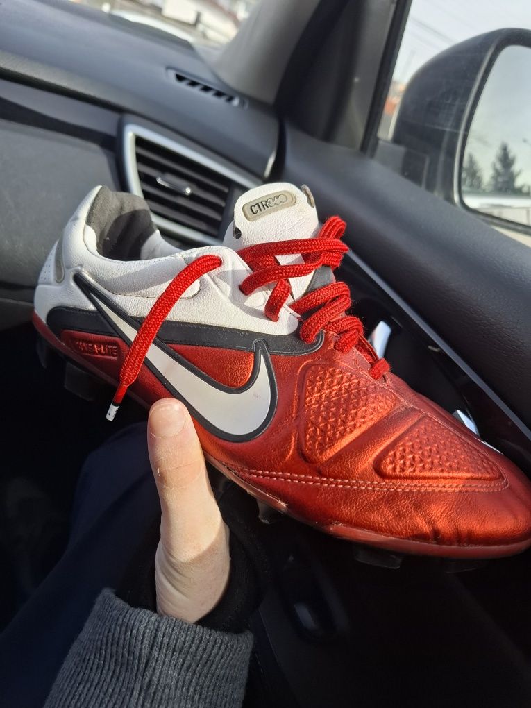 Nike CTR360 tiempo