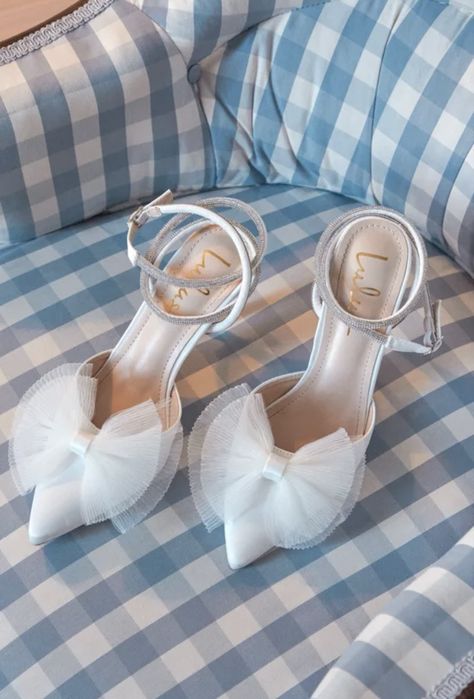 Новые белые туфли