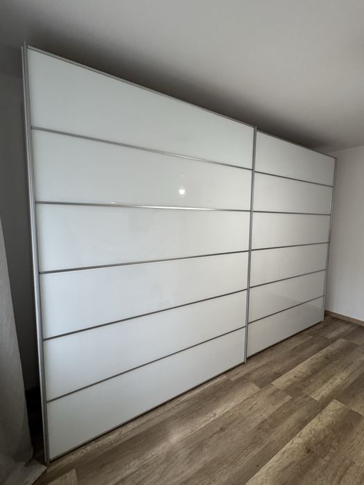 Dressing/ Dulap 330/220/68 cm 2 usi culisante sticla alba