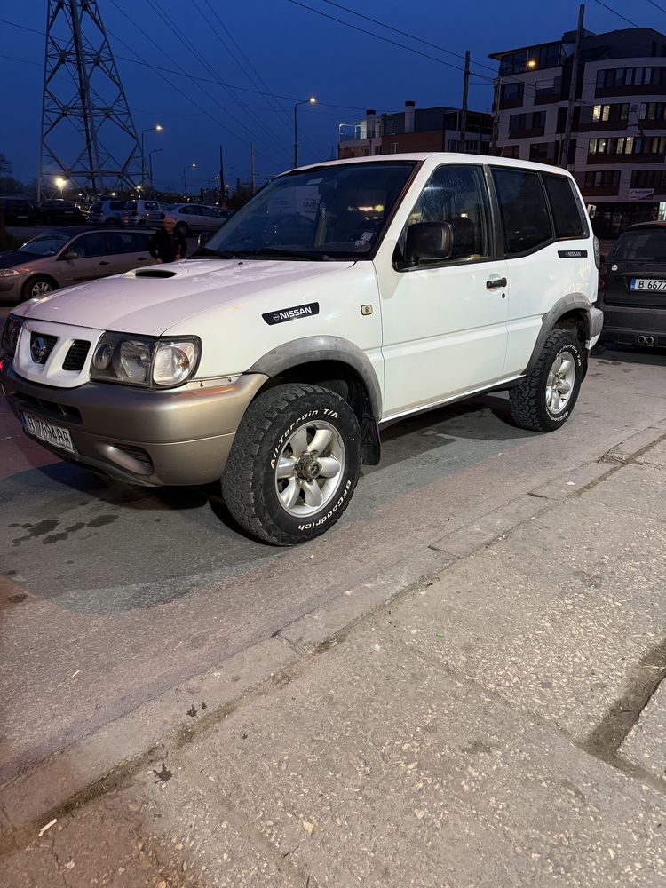 Продавам Nissan terrano