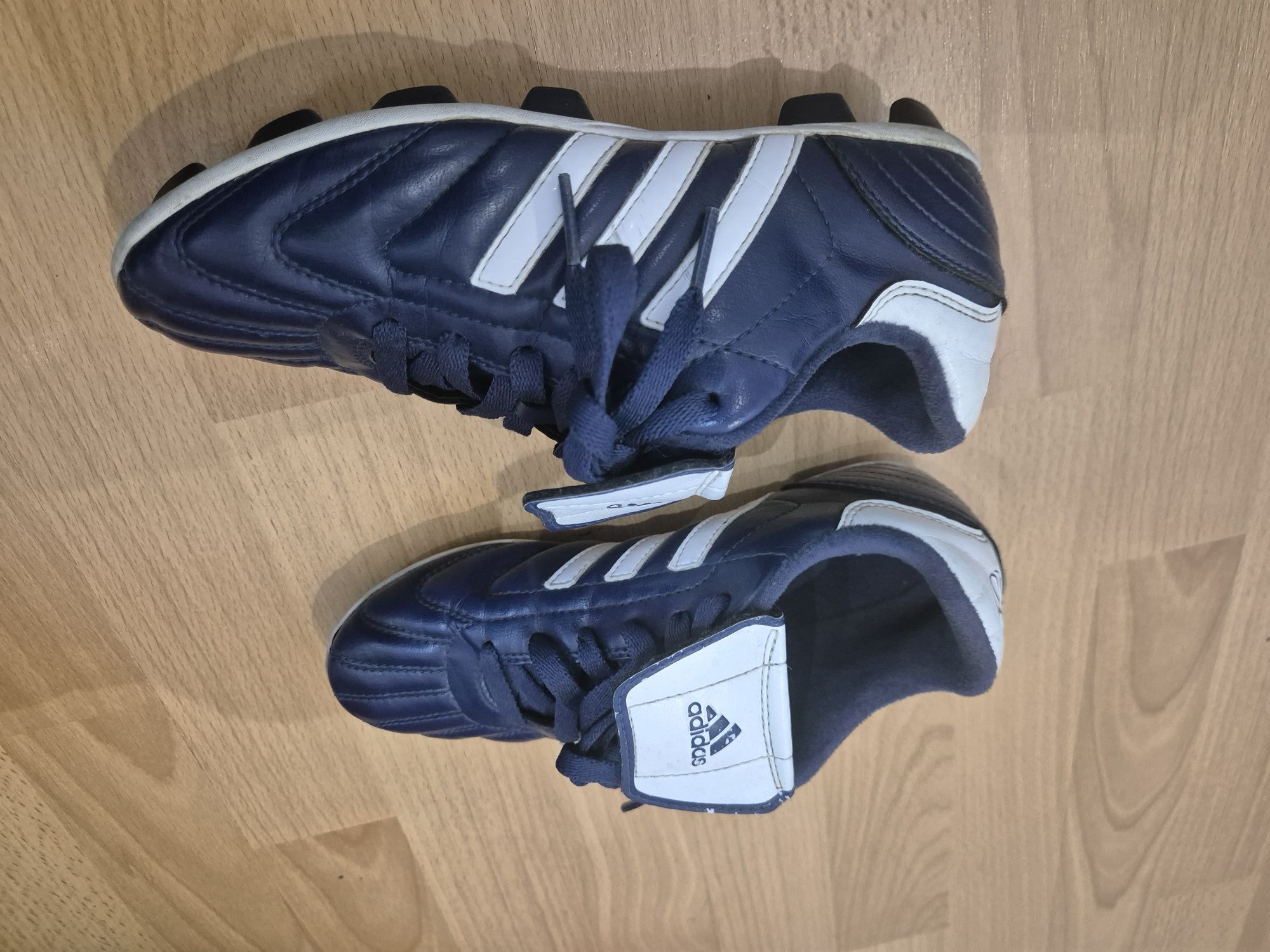 Детски футболни обувки adidas 36 номер