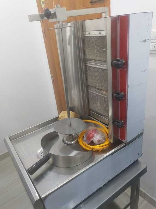 aparat,rotisor shaorma pe gaz cu 3 ,4,5 arzatoare NOU