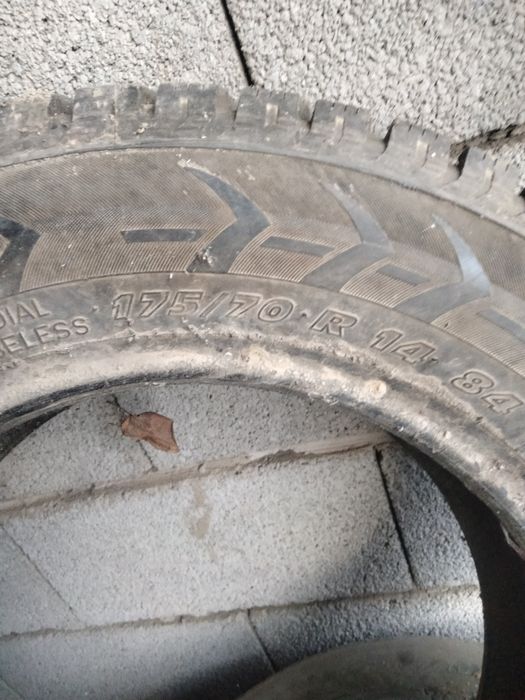 Шины  р 14 1 штук почти новая.1775р14/70/14