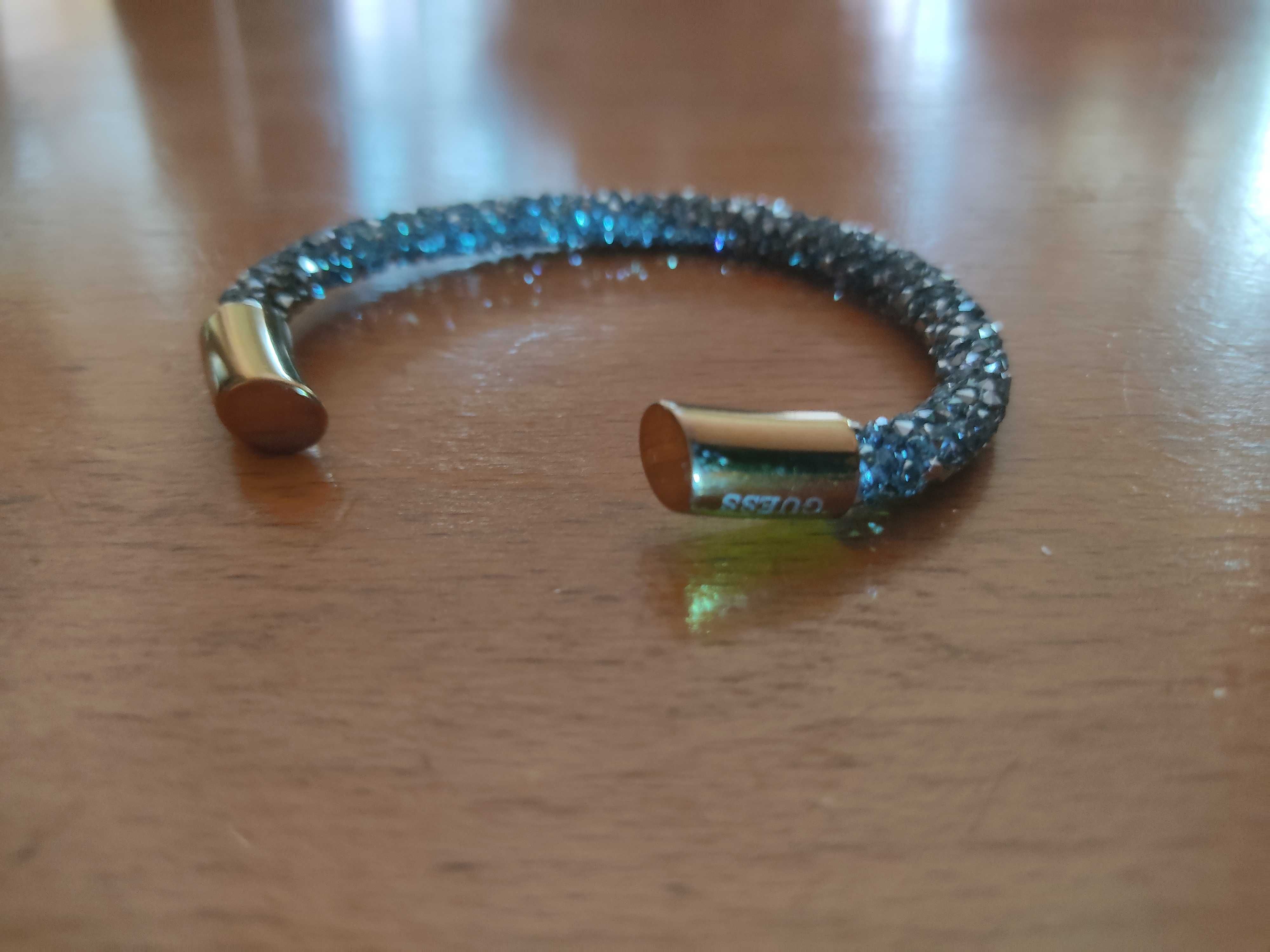 Дамска гривна GUESS