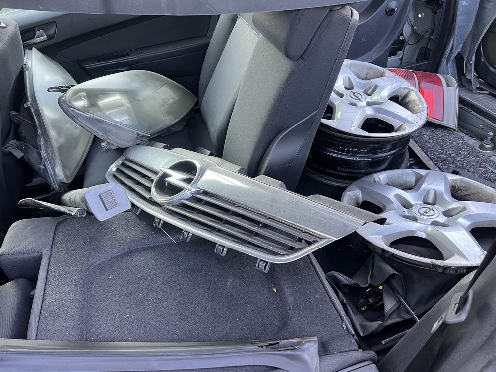 Opel Zafira 1.9 CDTI , Опел Зафира цдти На Части !!!