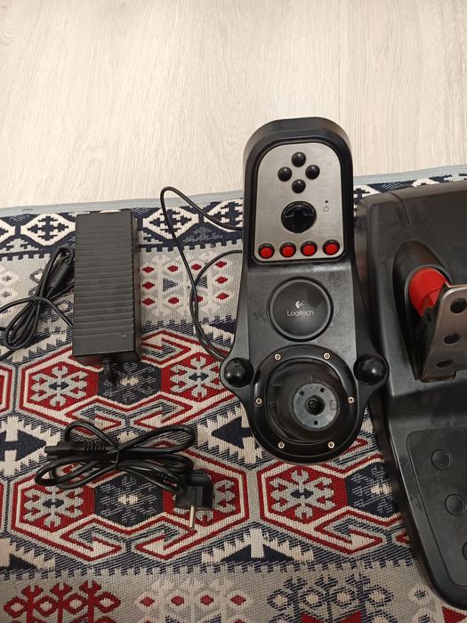 Vând Volan Logitech G27 Complet!!!
Detalii in privat!