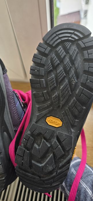 Vând ghete Olang 31