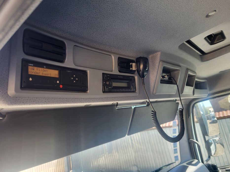 Mercedes-Benz Atego     
Lift hidraulic
Masa maximă admisă 7490 kg
Anu