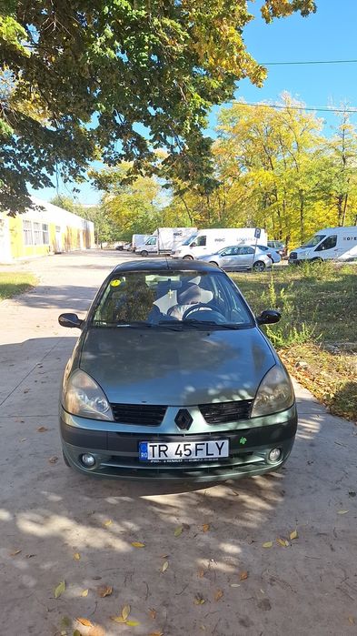 Vând renault clio 1.5 dci !