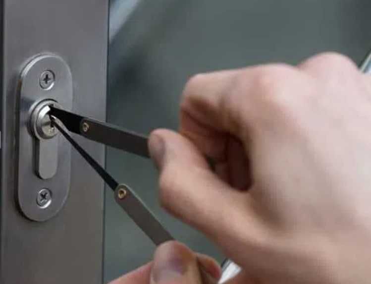 Вскрытие замков на дверях и сейфах.Yopilib qolgan Eshik ochish Xizmati