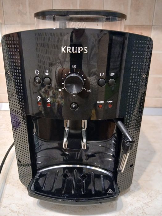 Vand expresor de cafea Krups inca in garantie