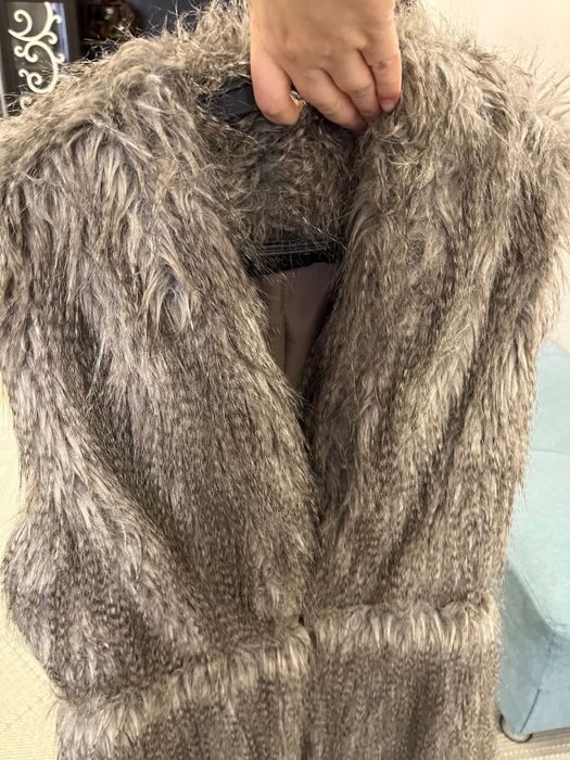 Безрукавка с длинным ворсом