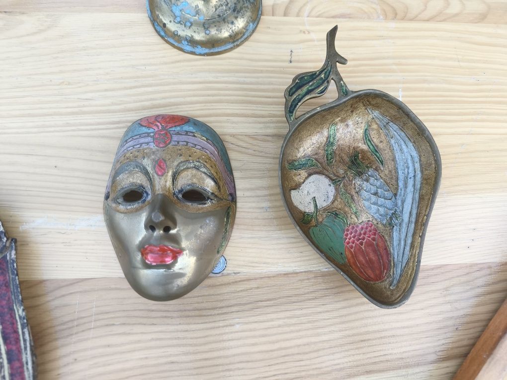 Animăluțe sculptare in lemn