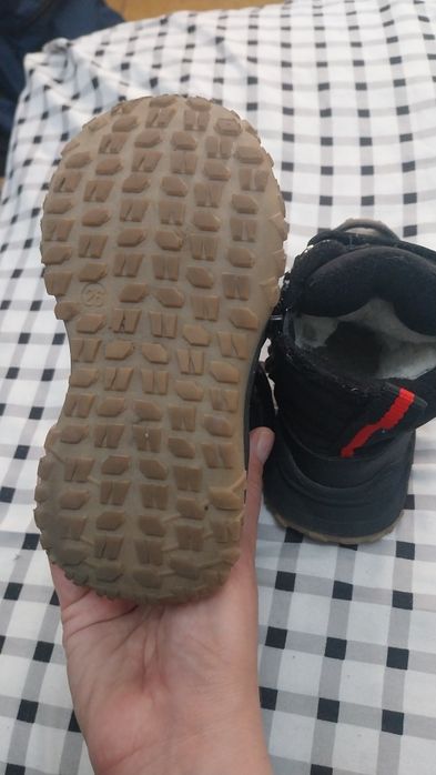 Vând ghetuțe impecabile M 26