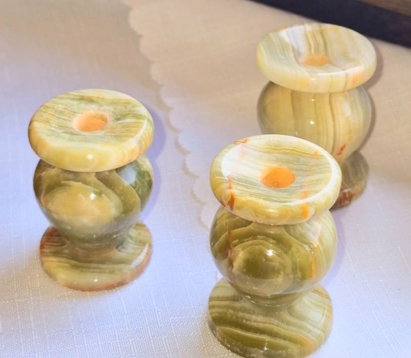 Подсвечники из натуральных  камней.