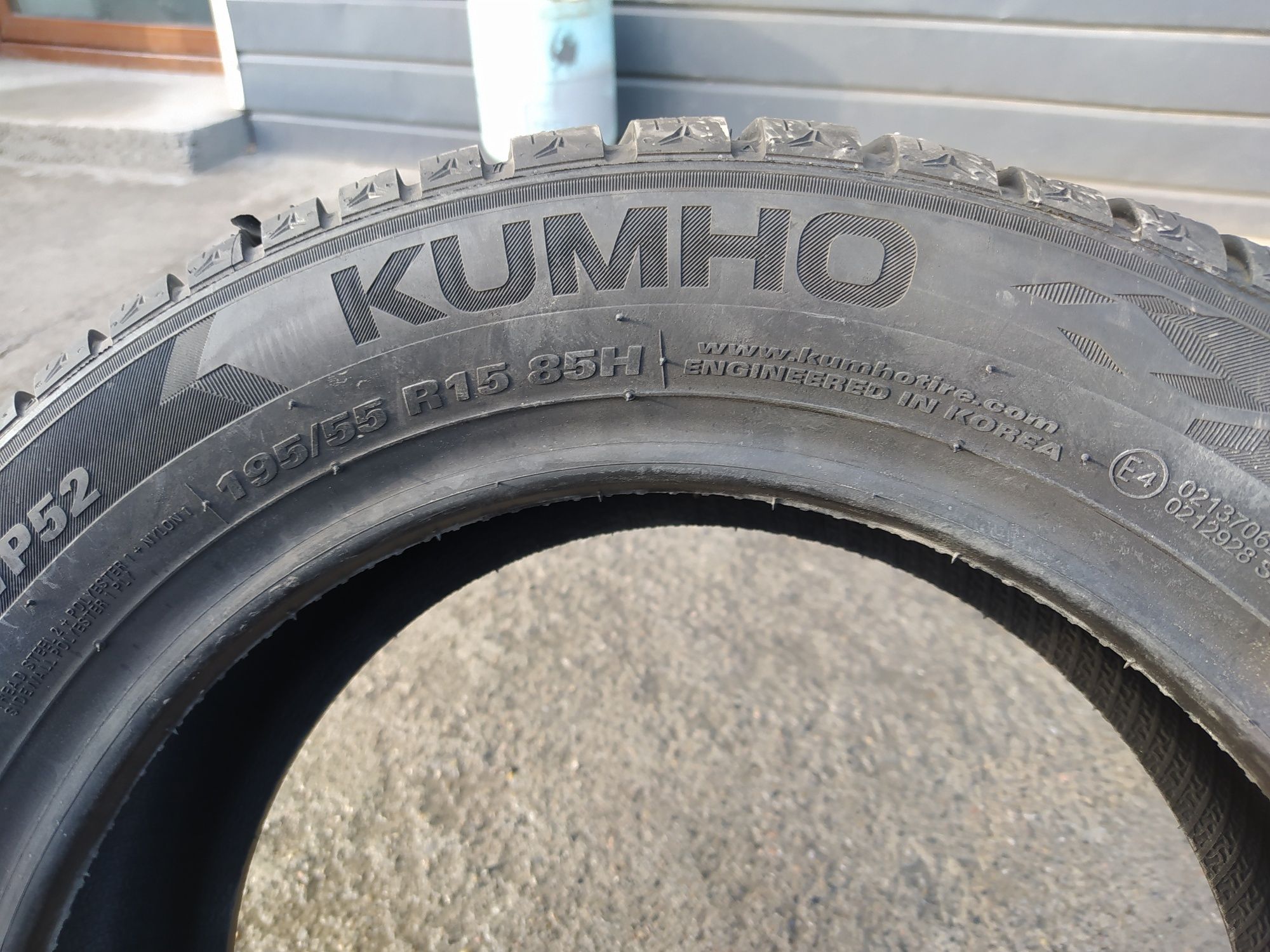 Kumho 195/55R15 WP52