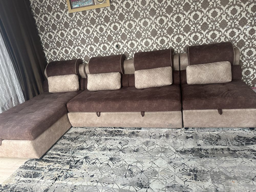 Продам угловой большой диван отличном со