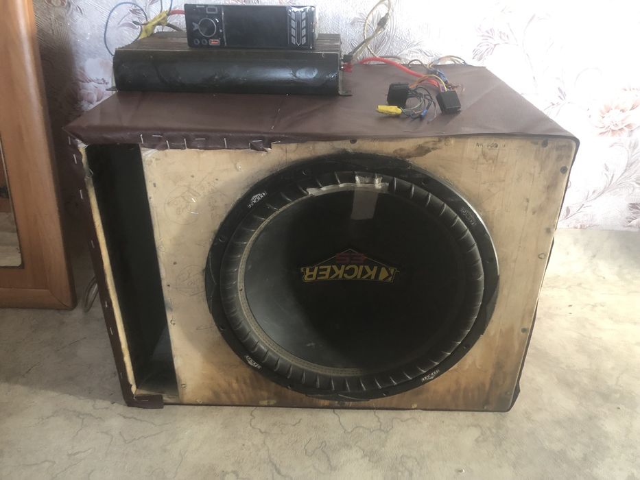 Продам сабвуфер кикер 40 тысяч