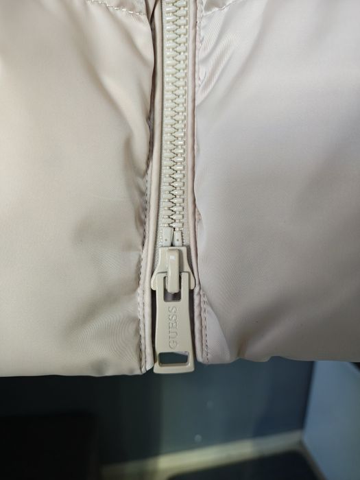 Дамско яке Guess с естествен косъм