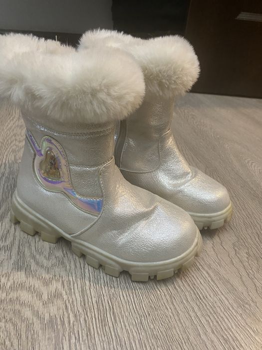 Продам зимнию обувь 33 размер