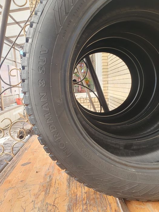 Продам зимние шины с шипами