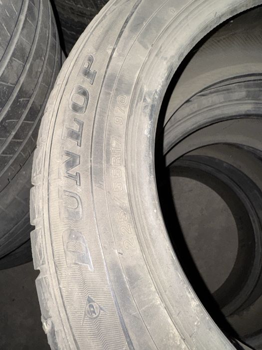 Продается резина DUNLOP 225/55R17