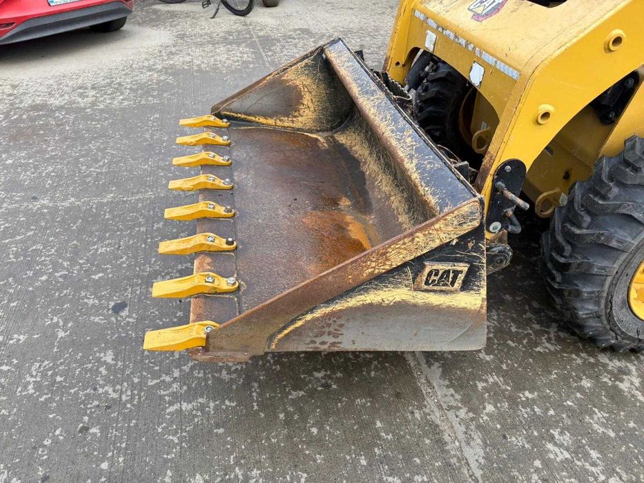 Miniincarcator CATERPILLAR 216B3 – An 2022