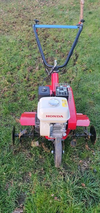 Inchiriez motosapa (motocultor) Honda 80 cm lățime, 120 lei/zi