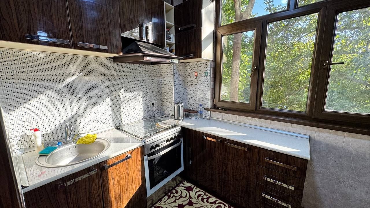 Чиланзар Е, 4/3/5, балкон 2х6, 84м2