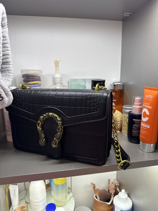 Череая кожная сумка с цепью