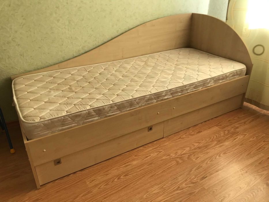 Продам кровати 90/200, 10 тыс за одну квровать