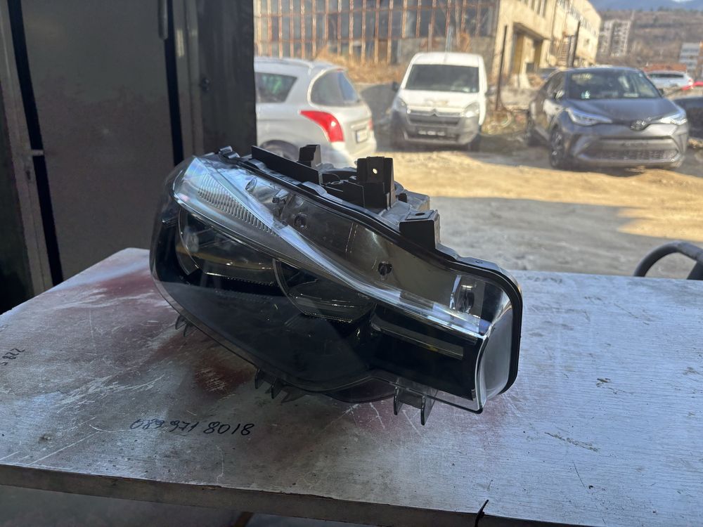 Десен Led фар за BMW F30 F31