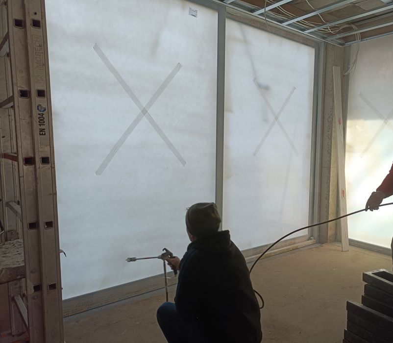 Aplicam folie lichida geamuri(protecție tâmplărie)