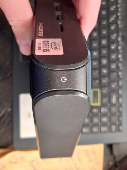 Продавам Asus Chrome Box OS с Windows 11.