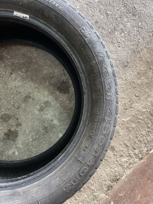 Goodyear vector 4 seasons 205/55/16