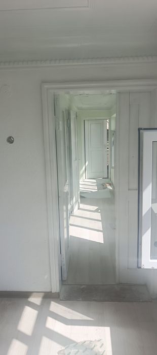 Продам дом Мирабатский район 4 соток возле дороги торг уместен