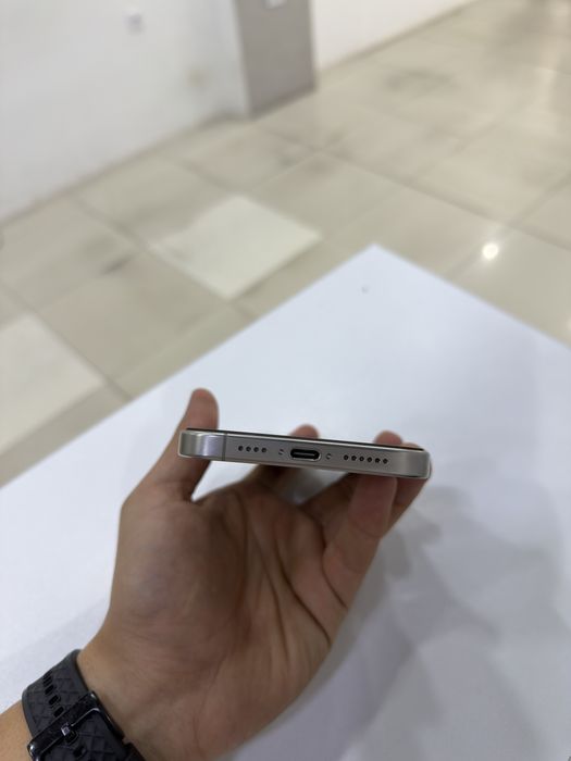 iPhone 16 Promax 256 Natural titan sim