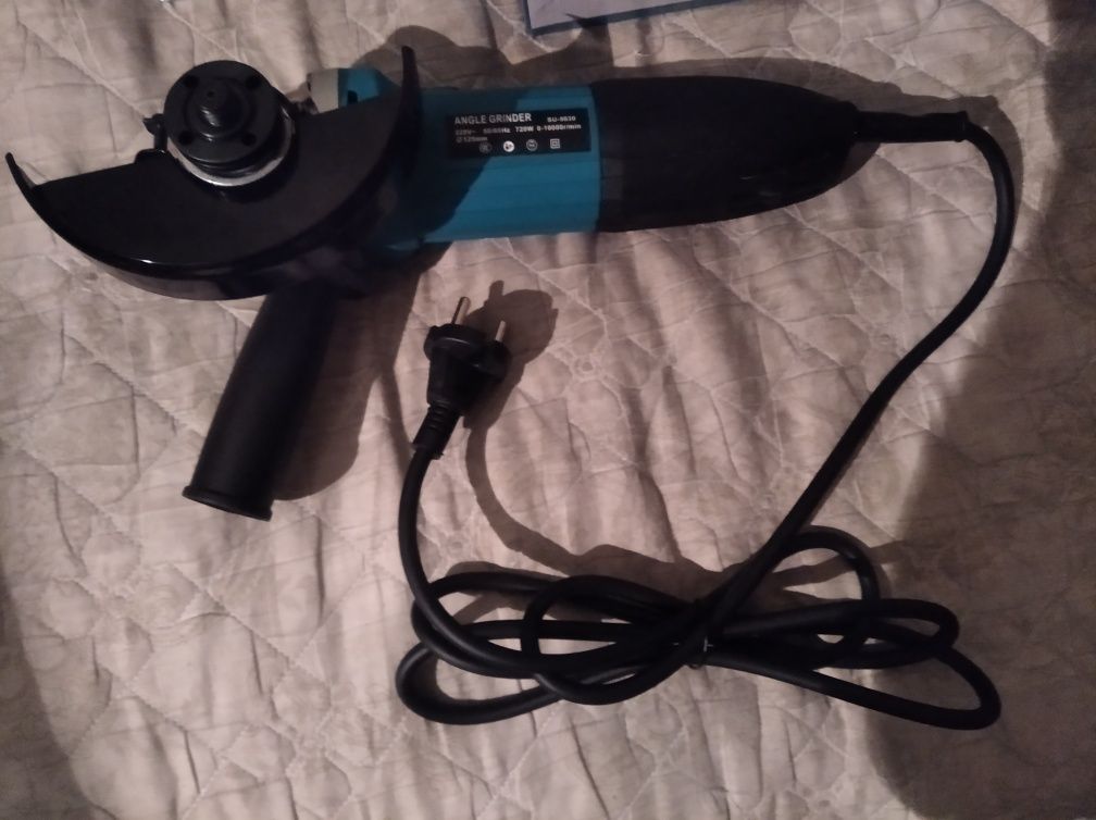 Болгарка Makita 125