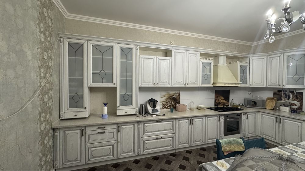 Кухонная стенка в хорошем состояний цена  договорная